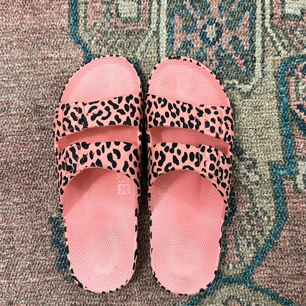 Freedom Moses Cheetah Slides